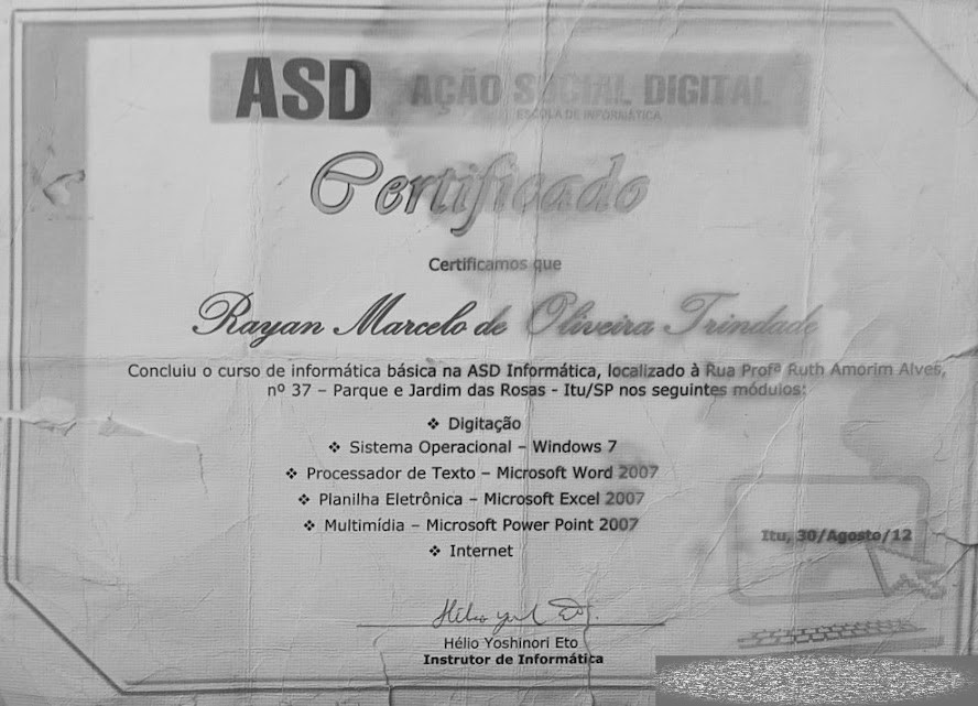 Certificado de conclusão do curso de informática, simbolizando o início da jornada tecnológica de Rayan.